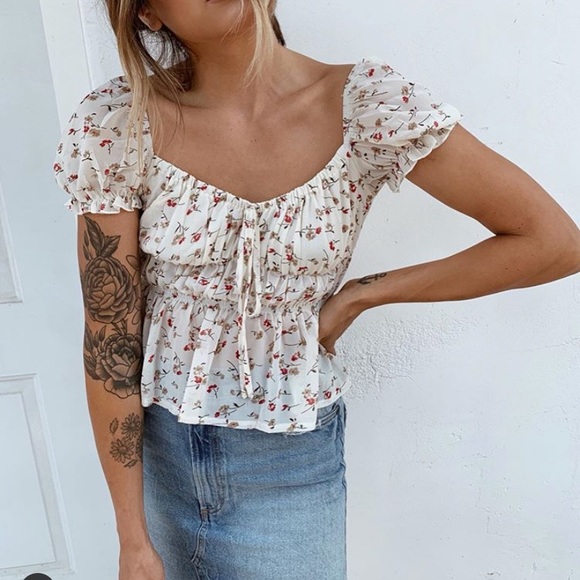 Floral detail top - Picture 2 of 2